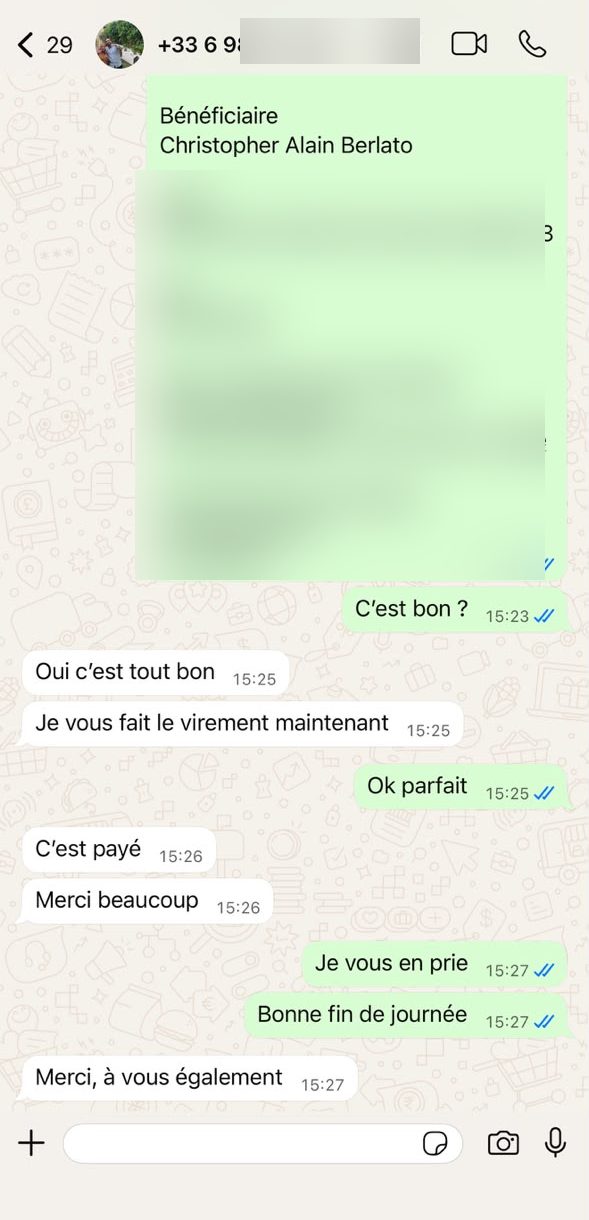 Conversation WhatsApp client — 🇫🇷 France · Virement bancaire